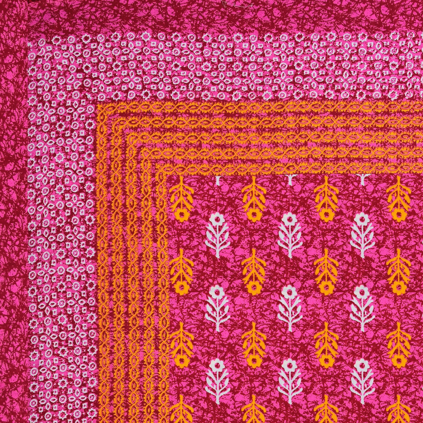 Motif Printed Jaipuri Cotton Double Bedsheet with 2 Pillow Covers (Pink)